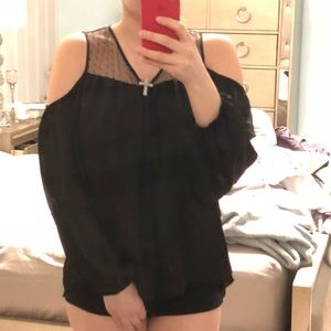 New Parker black cold shoulder top